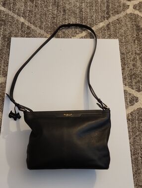 RADLEY LONDON Pebbled  Leather Shoulder/Crossbody Shoulder Bag with Charm.